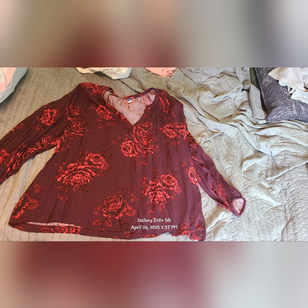 Floral V-Neck Burgundy Top